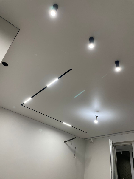 Потолок в гостиной