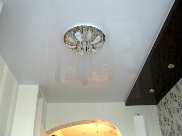 Многоуровневые натяжные потолки в Барнауле