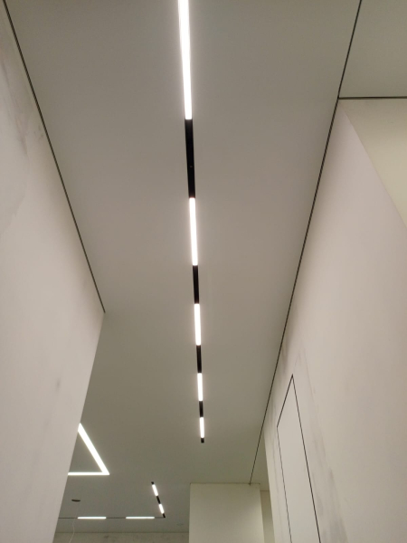 SLOTT в коридоре