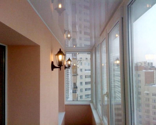 Натяжные потолки в классическом стиле