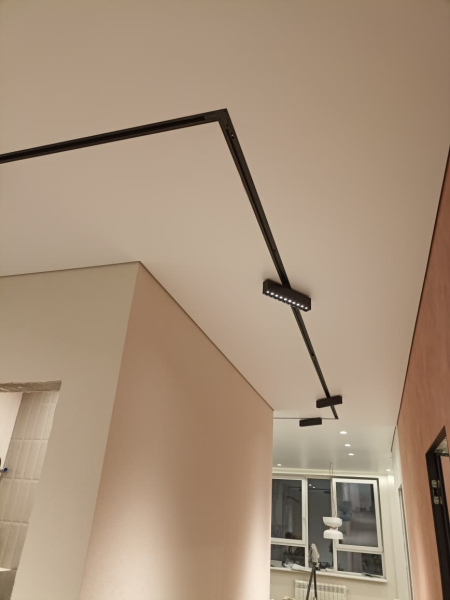 Потолок в коридоре