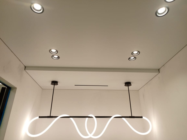 Двухуровневый потолок с подстветкой