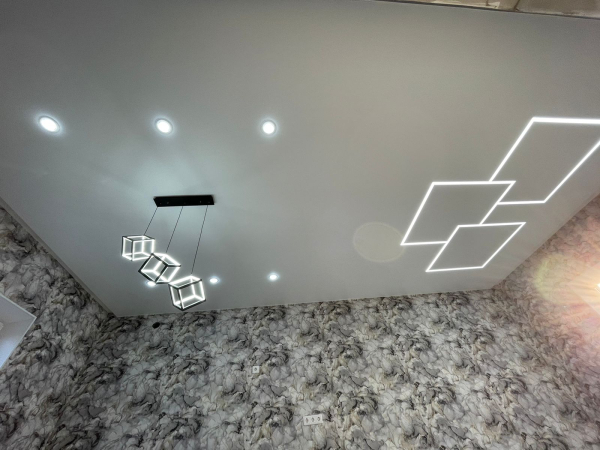 Потолок в спальне