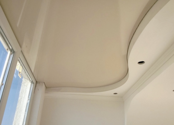 Многоуровневые натяжные потолки в Барнауле